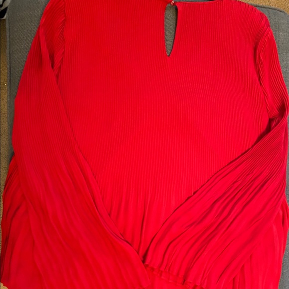 NWT The Limited Glory Red Polyester Blouse - Picture 3 of 3